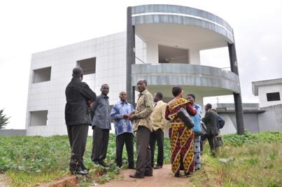 Un cameraman de la Rti enfermé au siège de Notre Voie